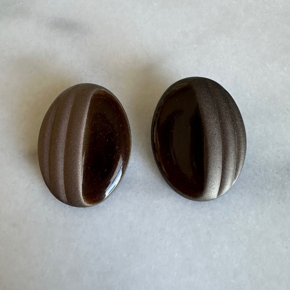 VINTAGE • 80s Oversized Barbie Earrings Oval Neutral Boss Babe Brown Retro Studs